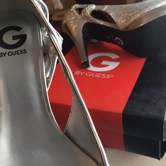 Silver Heels - Picture 5 of 6